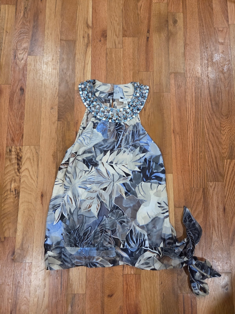 Cache Halter Top